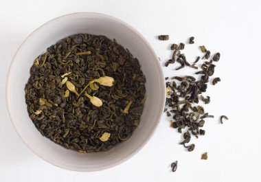 Yeşil çay fincan tabağı