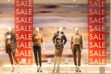 Rusya, İvanovo, 29 Kasım 2020, editoryal manken kıyafetleri rahat.