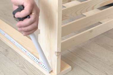 Tahta levhalar ve çalışma aletleri. Ahşap ürünlerin üretimi.