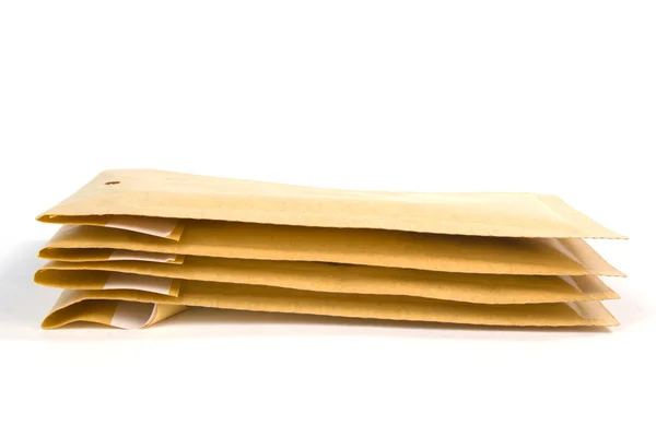 Среднего размера пузырьковые подкладки доставки или упаковки конвертов — стоковое фото