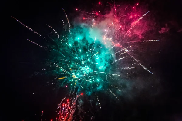 # Gökyüzünü ışık havai fişek