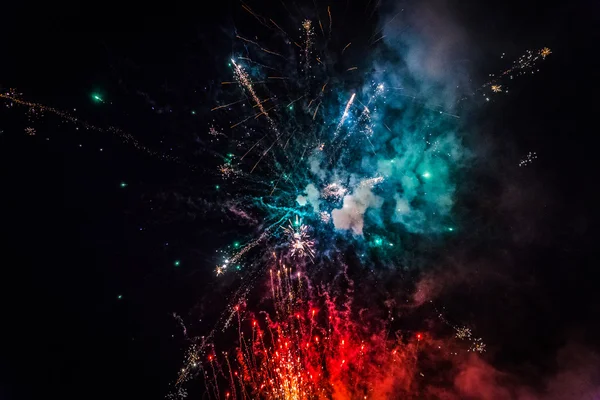 # Gökyüzünü ışık havai fişek