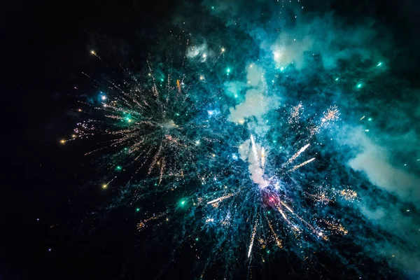 # Gökyüzünü ışık havai fişek