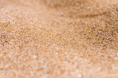 Çölde kum ve Deniz Sahil kumu kapat