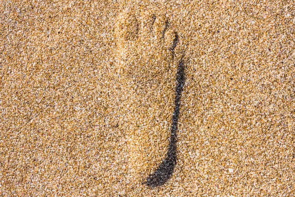 关闭的脚步在沙滩上的沙 — 图库照片
