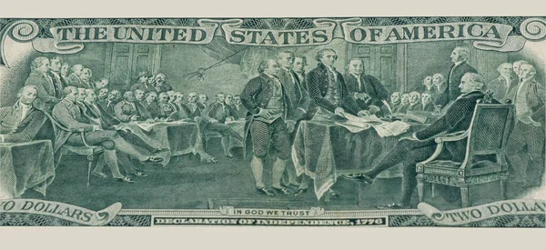两块钱钞票的背面 复制一幅描绘通过 独立宣言 — 图库照片