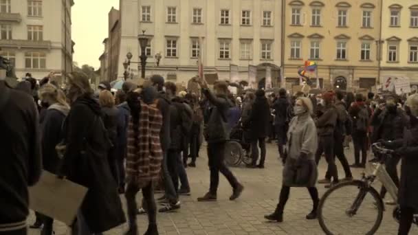 Krakkó Lengyelország 2020 Október Lengyelek Álarcban Gyűltek Össze Világjárvány Idején — Stock videók