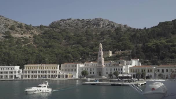 Symi Eiland Griekenland September 2020 Langzame Pan Shot Van Panormitis — Stockvideo