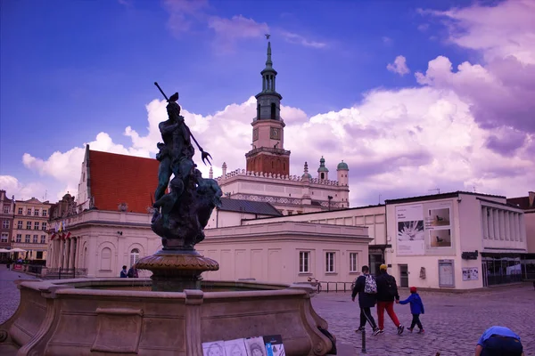 Wroclaw Polen Mai 2019 Menschen Die Sommer Bei Bewölktem Himmel — Stockfoto