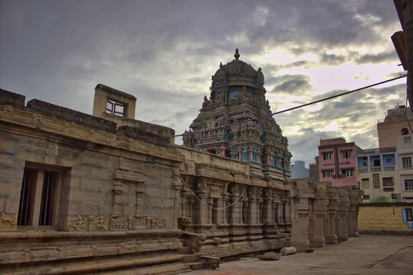 马杜赖 2018年11月2日 一个落后的礼拜场所 位于印度南部的Arulmigu Madana Gopala Saąhindu寺庙的内部 印度教庙宇五彩斑斓 — 图库照片