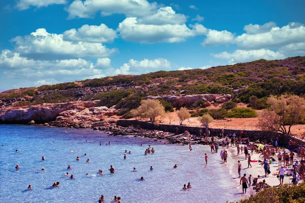 Creta Kreta Grécia Setembro 2017 Pessoas Mergulhando Nadando Ilha Marítima — Fotografia de Stock