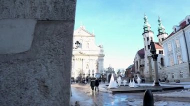 Krakow, Polonya - 20 Şubat 2021: Aziz Peter ve Paul Kilisesi, Eski Kent 'in merkezindeki Grodzka Caddesi' nde bulunan Katolik Barok Kilisesi.