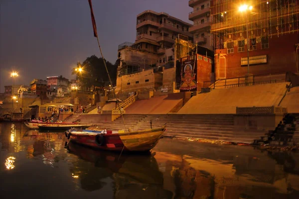 Varanasi Indie Listopadu 2016 Hromada Dřevěných Lodí Kotvících Mostech Prázdné — Stock fotografie