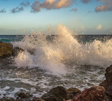 Güzel deniz manzarası. deniz dalgaları.