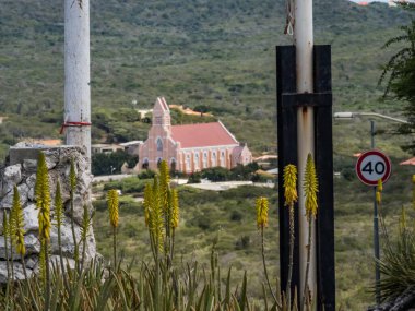 Güzel kilise binasının manzarası.