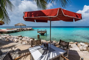 Tropikal adanın güzel plajı