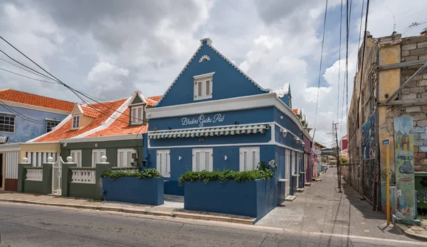 在Otrobanda Curacao古城漫步 — 图库照片