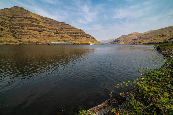 Grain Transporting Ship Snake River — стокове фото