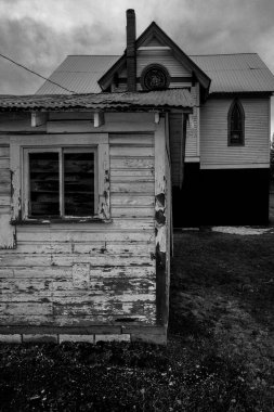 Elk Nehri, Idaho 'daki eski kilise.