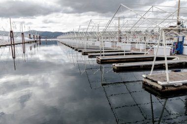Coeur D 'Alene Gölü, Idaho' da Boş Tekne Moorings