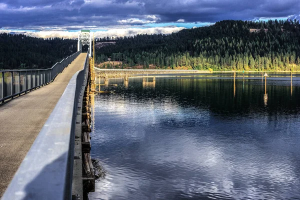 Most Rowerowy Nad Jeziorem Chatcolet Idaho — Zdjęcie stockowe
