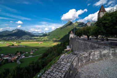 İsviçre 'deki Gruyeres Kalesi
