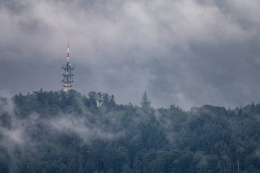 Televizyon kulesiyle Fremersberg, Baden-Baden, Almanya