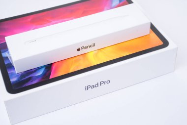 KUALA LUMPUR, MALAYSIA - 28 HAZİRAN 2021: Apple iPad Pro 11 