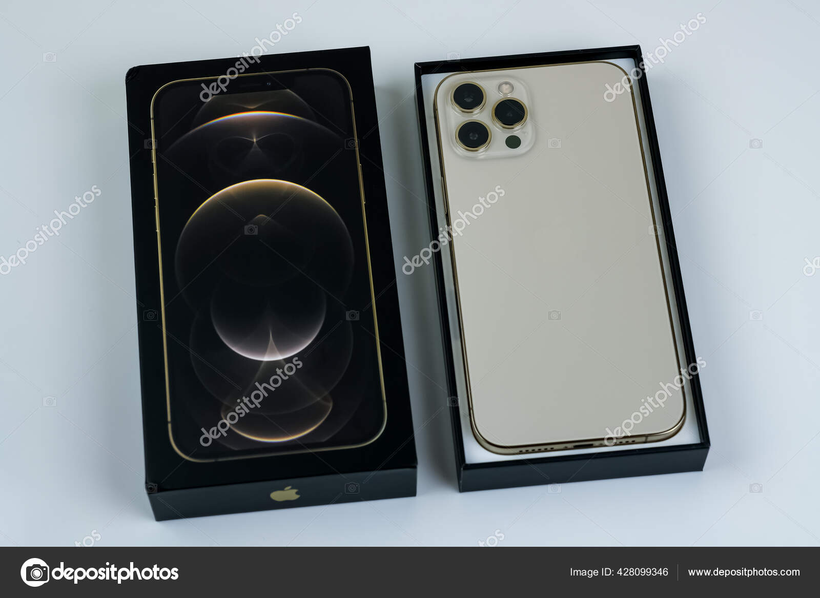 Iphone Pro Max Gold Next Its Box Stock Editorial Photo C Nycruss Iphone Pro Max Gold Next Its Box Stock Editorial Photo C Nycruss