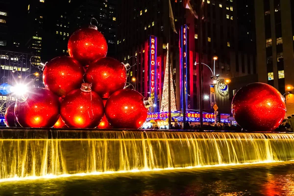 Kerstvakantie Decoraties New York City Naast Radio City Music Hall — Stockfoto