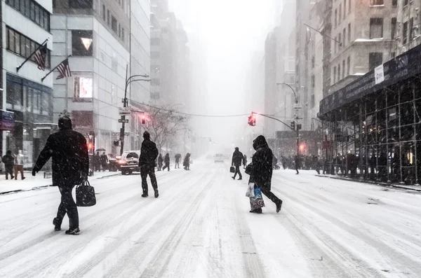 Inverno Nevasca Nevasca Nova York Com Queda Neve Pesada Carros — Fotografia de Stock