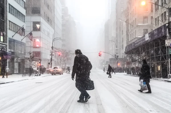 Inverno Nevasca Nevasca Nova York Com Neve Pesada Cair Carros — Fotografia de Stock