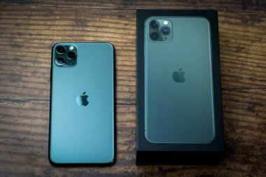 iPhone 11 Max Pro (gece yarısı yeşili)