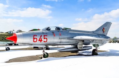 Doğu Alman Hava Kuvvetleri Mikoyan-Gurevich MiG-21 Berlin 'deki Askeri Tarih Müzesi' nde (Bundeswehr Askeri Tarih Müzesi) sergilenmektedir. Berlin, Almanya.