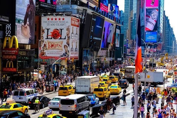 Times Square Con Taxi Gialli New York City Che Attraversano — Foto Stock