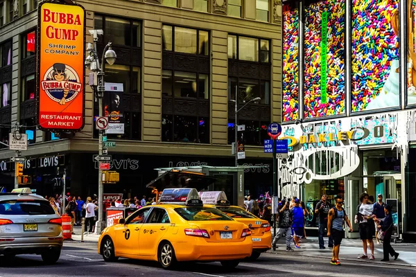 Times Square Belo Dia Verão Com Amarelo New York City — Fotografia de Stock