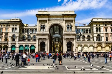 Vittorio Emanuele Galerisi (Galleria Vittorio Emanuele II) İtalya 'nın Milano kentinde bulunan Square Piazza Duomo Meydanı' nda bulunmaktadır..