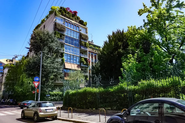 Milan Street Panorama Milan Trams Pedestrians Cars Sunny Day Milan — Stock Photo, Image