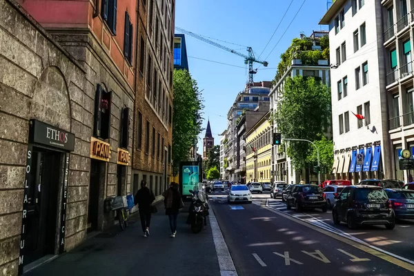 Panorama Des Rues Milan Avec Tramways Piétons Voitures Par Une — Photo