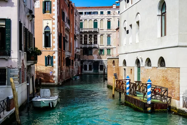 Venice Beautiful Day Small Narrow Canals Boats Gondolas Floating Bridges — Stock Photo, Image