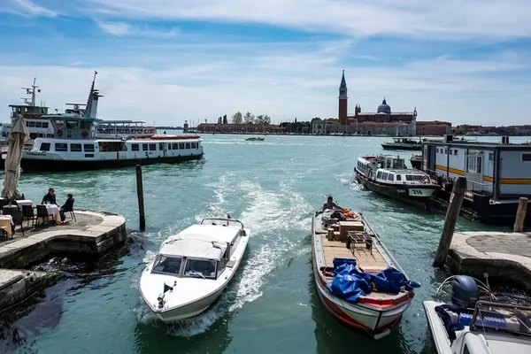 Venise Par Une Belle Journée Avec Petits Canaux Étroits Des — Photo
