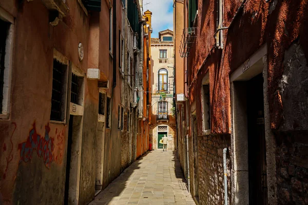 Venezia Una Bella Giornata Con Piccoli Stretti Canali Barche Gondole — Foto Stock