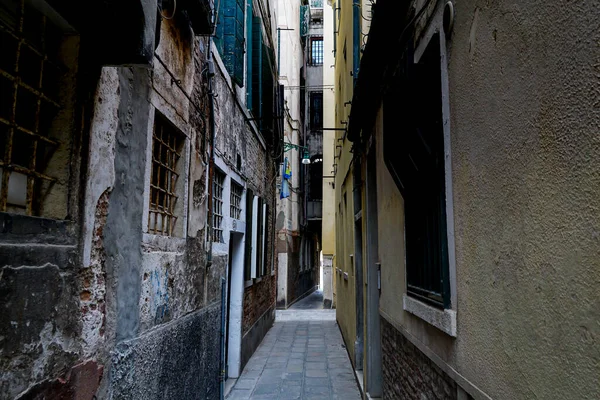 Venezia Una Bella Giornata Con Piccoli Stretti Canali Barche Gondole — Foto Stock