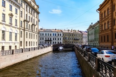 Saint Petersburg Panorama tarihi binalar, mimari, sokaklar ve kanalları ile Saint Petersburg, Rusya.