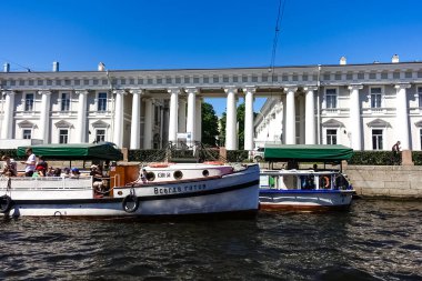 Saint Petersburg Panorama tarihi binalar, mimari, sokaklar ve kanalları ile Saint Petersburg, Rusya.