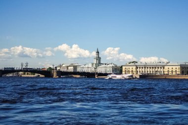 Saint Petersburg Panorama tarihi binalar, mimari, sokaklar ve kanalları ile Saint Petersburg, Rusya.