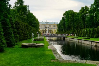 Peterhof Sarayı (Peterhof) Saint Petersburg yakınlarında, Rusya.