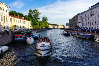 Saint Petersburg Panorama tarihi binalar, mimari, sokaklar ve kanalları ile Saint Petersburg, Rusya.