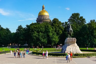 Saint Isaac Katedrali veya Isaakievskiy Sobor, Rusya 'nın Saint Petersburg şehrinde bulunan bir katedral..