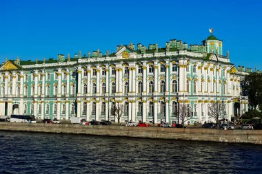 Devlet Hermitage Müzesi Saint Petersburg, Rusya 'daki Saray Meydanı' nda yer almaktadır..